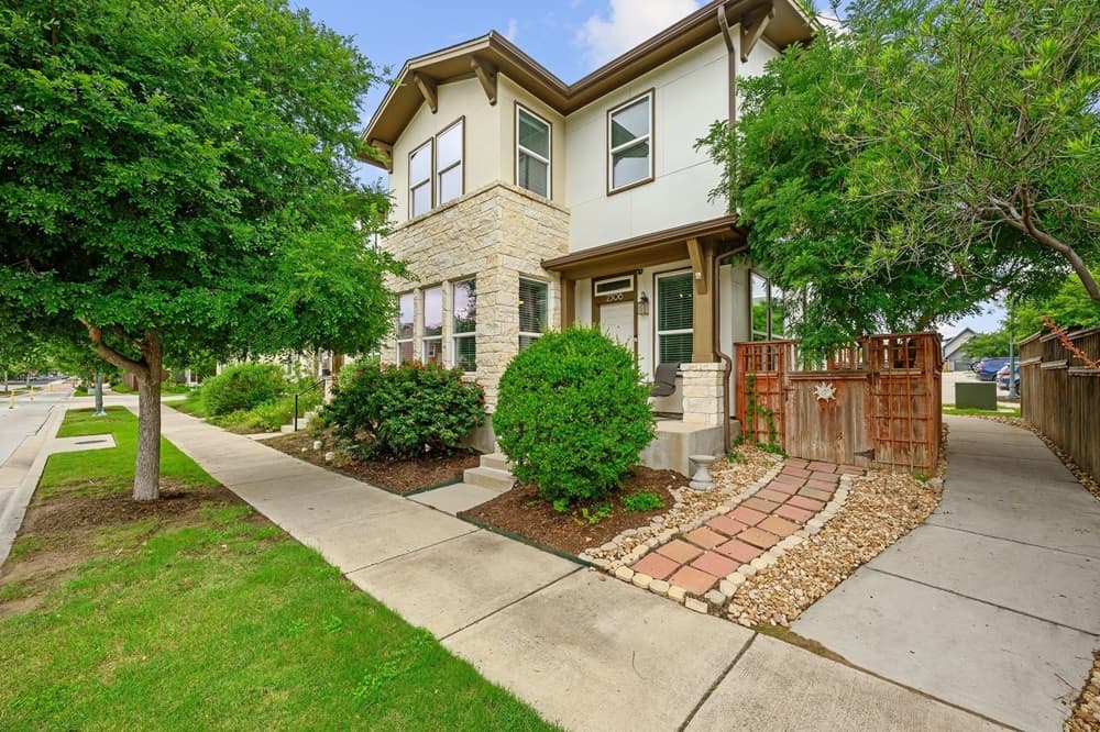 In Austin's Mueller Neighborhood, Sellers Who Skip Cosmetic Prep Are Paying the Price