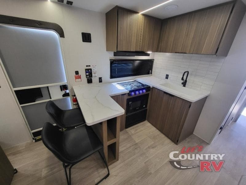 Lee’s Country RV Expands Towable Inventory and Services to Serve Rural RV Buyers