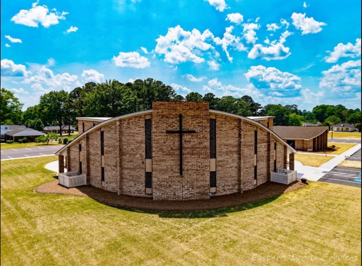 Pastor Rick Barnes Leads Weekly Sunday Worship Service in Dunn, NC, Welcoming Families and First-Time Visitors