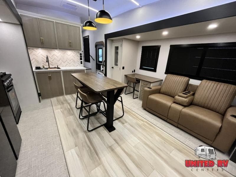 United RV Highlights Entegra Vision XL and Used RVs for Georgia Travelers